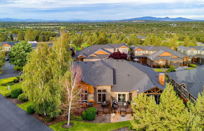 Forest Ridge Loop by Avantstay Hot Tub Private Community Amenities - Photo 38