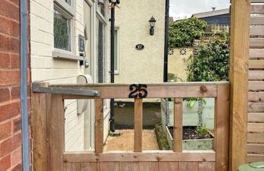 CosyCottage, Log Fire&Garden - Foto 9