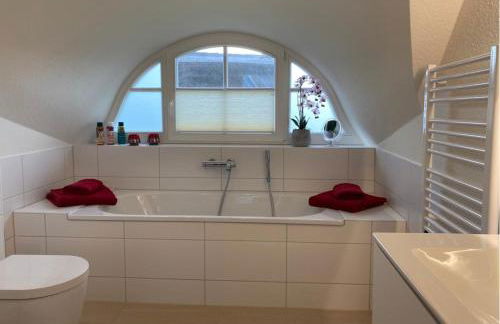 Modernes Reetdach-Ostseeferienhaus Bella Mare, Insel Usedom mit Sauna, Kamin & Sonnenterrasse - Foto 29