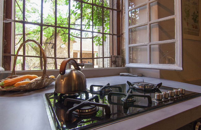 Historic Mansion by River Cenevieres - Foto 15