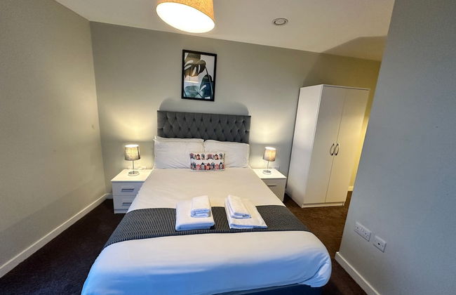 Adelphi Wharf Apartments by Beehosting - Photo 6