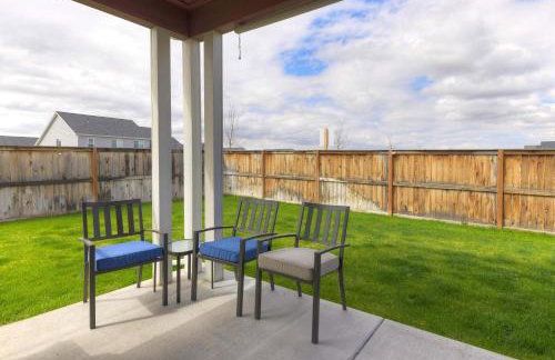 Scenic Modern Home with Private Patio & Fireplace - Foto 41