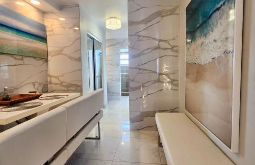 Luxurious remodeled direct Waterfront apartment with Miami skyline view- Free parking- 5min drive to Miami Beach - Foto 24