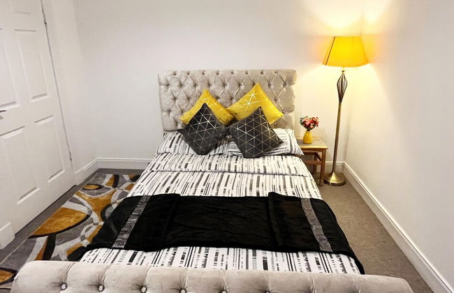 Luxury 2 Bedroom Entire Flat - Self Check in & Check out - Foto 5