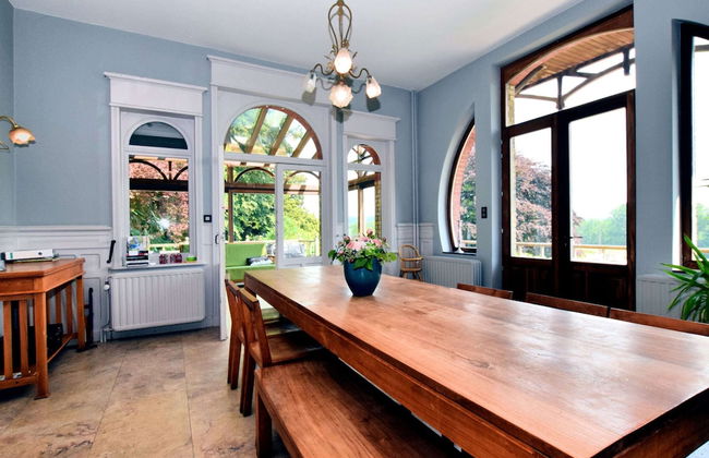 A Beautiful Art Nouveau House With an Enormous Garden - Foto 27