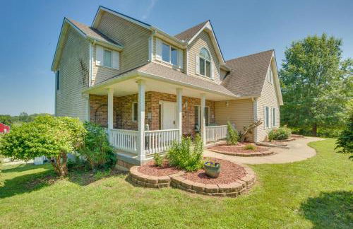 Country Living with Spacious Yard Sibley Home! - Foto 2