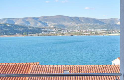 Queen's Lodge Mastrinka by Litto - Photo 72