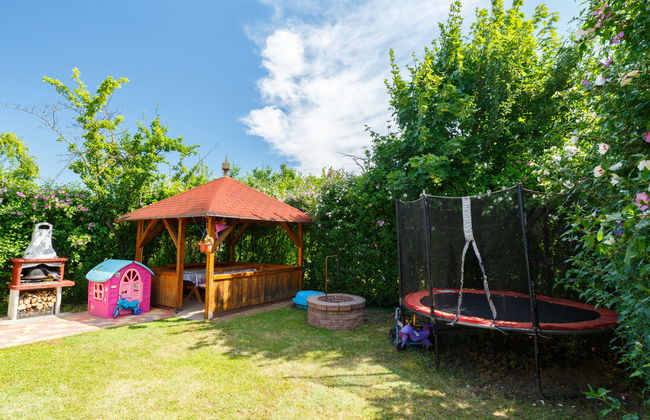 5 bedroom House in Siófok with private pool and garden - Photo 31