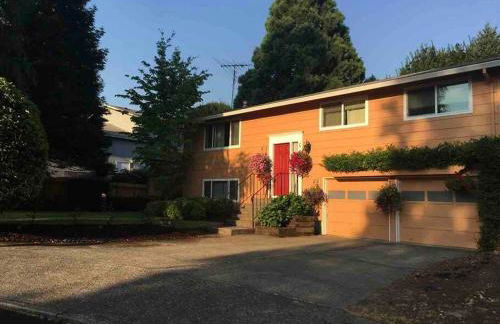 West Linn Relaxing Entire Home WiFi TV Yard BBQ Eateries - Foto 27