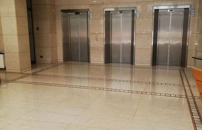 At Home Roger de Flor - Photo 3