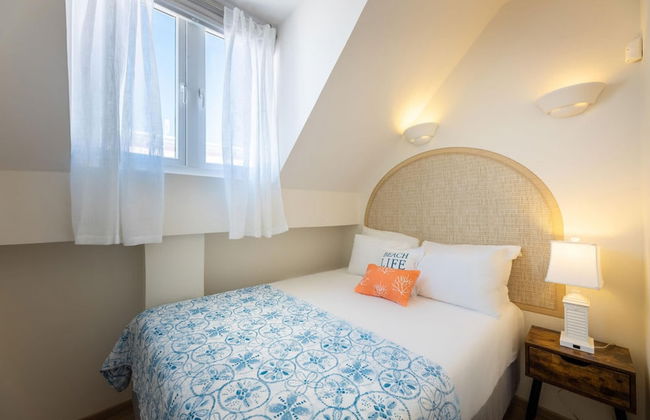 Historic Heartbeat 2BR Townhouse in Central Bliss - Foto 16