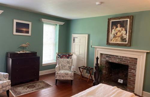 Vaux Hall Manor - 5BR Historic Farmhouse on Bay - Foto 18