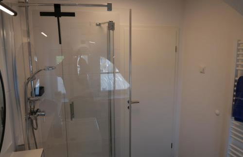 neben Wismar FH"FaJuKa" Strandnah mit Wallbox - Photo 15