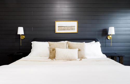 King Size Bed, Near Hwy, Work Desk, Close Parking - Foto 27