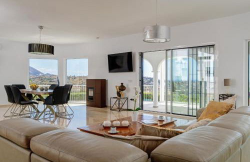 Villa Vista Verde Mijas Golf - Luxury with Optional heated pool & jacuzzi - Photo 10