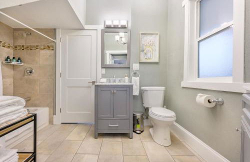 Upgraded Home with 5 BR 4 Bath 4 FREE gated parking space, Family,EV,RV friendly - Foto 32