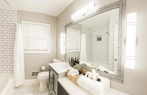 In-Shower Sauna, Fenced Yard w Deck & BBQ Near ATL - Foto 27