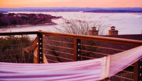 Hilltop Lakeview Hideaway- 2BR 2BATH with romantic sunsets - Foto 3