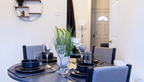 Two Bedroom House By Brookland Stays Serviced Accommodation Short Lets Manchester With Free WiFi - Foto 4