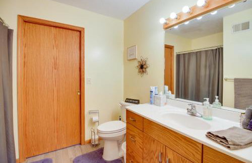 Private Lakefront Cabin with Hot Tub, Deck and Views - Foto 23