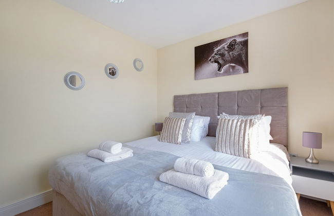 London Heathrow Living Holywell Serviced Houses - Photo 62