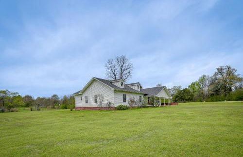 Quiet Marion Getaway with Fireplace! - Foto 29