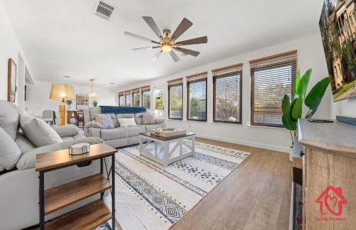 Georgian Oasis with Private Pool - An Irvie Home - Foto 3