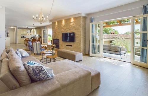 Villa in Sveti Lovre with swimming pool - Foto 13