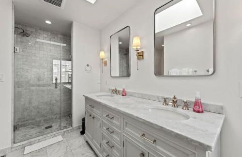 Stately DC Rowhome Spacious 7BR & 4BA #DCottage - Foto 35