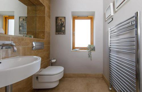 Secluded Barn Style Home With hot tub - Sleeps 12 - Foto 28