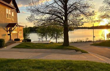 Luxury Lake Home With Dock - Foto 45