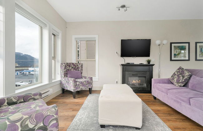 Embrace Serenity Luxe 2BR Suite - Photo 18