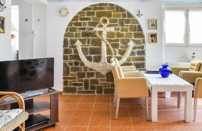 Scenic Holiday Home in Syros With Balcony - Photo 9