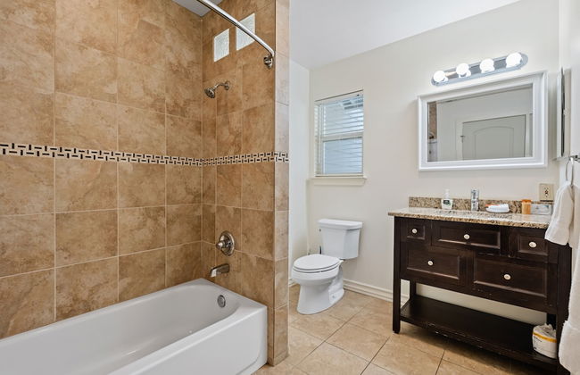 Screened-in Porch Walkable to Soco - Foto 23