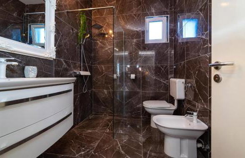 Amazing Apartment In Tinj With Kitchen - Foto 25