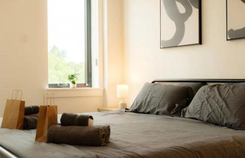 Above The Roots - Sophisticated 1BD Retreat - Photo 35