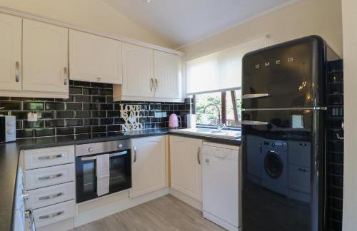 27 Brocklehurst - Photo 10