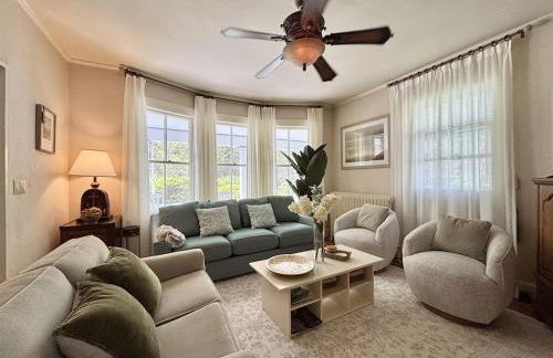 Big New England Family Home; walk to beach, shops - Foto 6