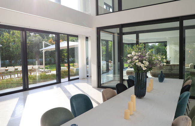 Luxurious Coastal Villa w Pool & Garden - Foto 50