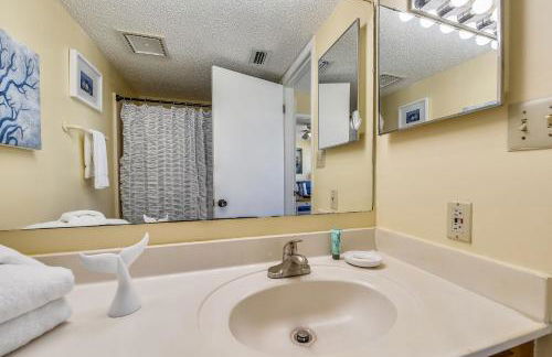 Commodore Resort #704 by Book That Condo - Foto 120