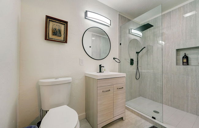 Renovated 2BR Near Paseo With Wifi Smart TV 31B - Photo 47