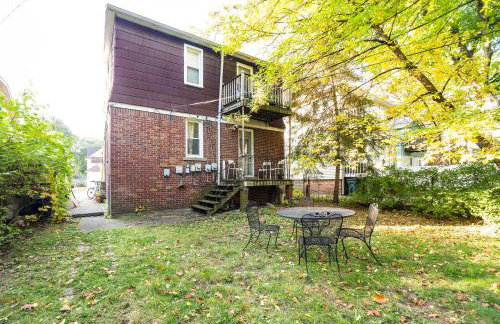 Ferndale Apartment with Yard - Near the Detroit Zoo! - Foto 17