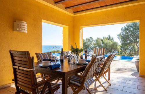 The beauty of Cala Tamarit - Foto 7