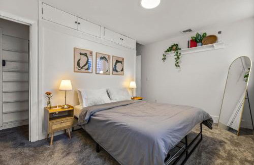 New England Nest - Modern 2BR Home with EV Charger - Foto 34