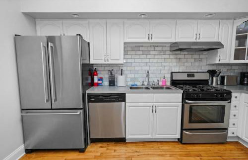 Modern 4BR Unit with Free Parking Near University of Illinois Chicago and Medical District - Foto 24
