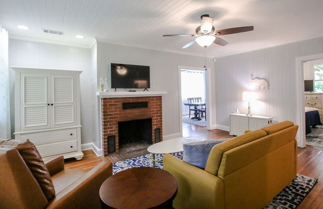 Historic Home for 7 with Apartment - Foto 46