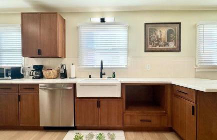 Iconic 2BR Bungalow, Short Walk to SJSU, with Parking - Foto 27