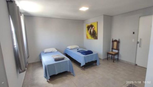 Kitnet independente 2 camas bem localizada - Foto 3