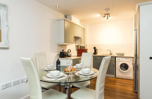 Direct Tube Links to Central London , Walk to Station one bedroom flat in Greater London, ID required - Foto 23