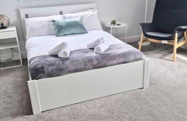 Hyland Apartment by CityNest - Foto 12